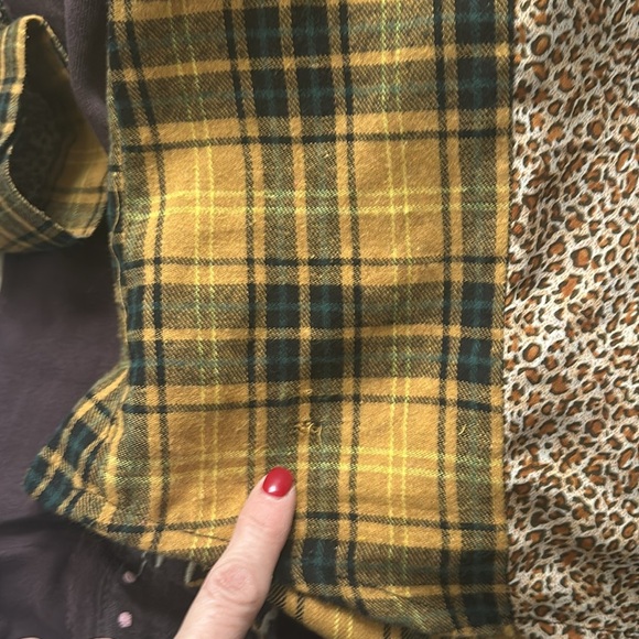 Gimmicks | Mixed Print Button Down - Picture 7 of 9